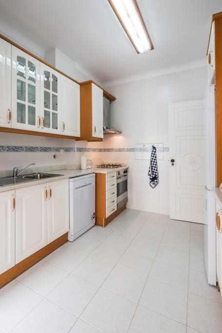 Apart Lisboa Confortavel 2 Quartos Com Terraco Odivelas  Extérieur photo
