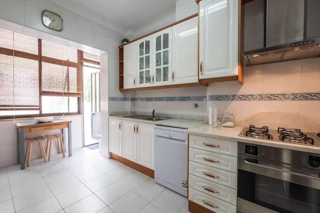 Apart Lisboa Confortavel 2 Quartos Com Terraco Odivelas  Extérieur photo