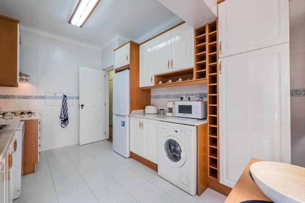 Apart Lisboa Confortavel 2 Quartos Com Terraco Odivelas  Extérieur photo