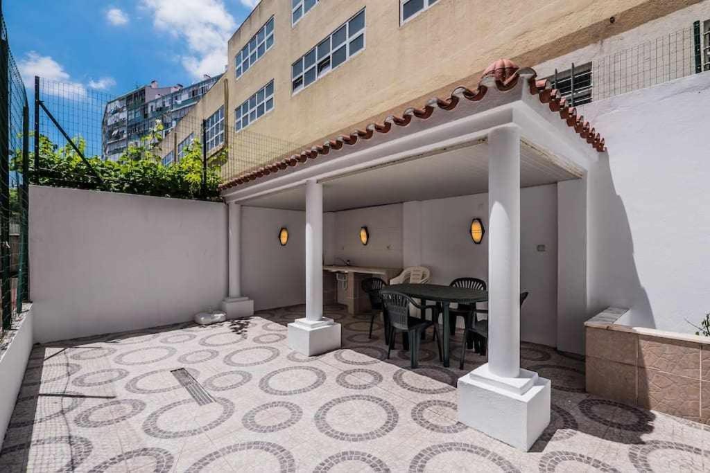 Apart Lisboa Confortavel 2 Quartos Com Terraco Odivelas  Extérieur photo