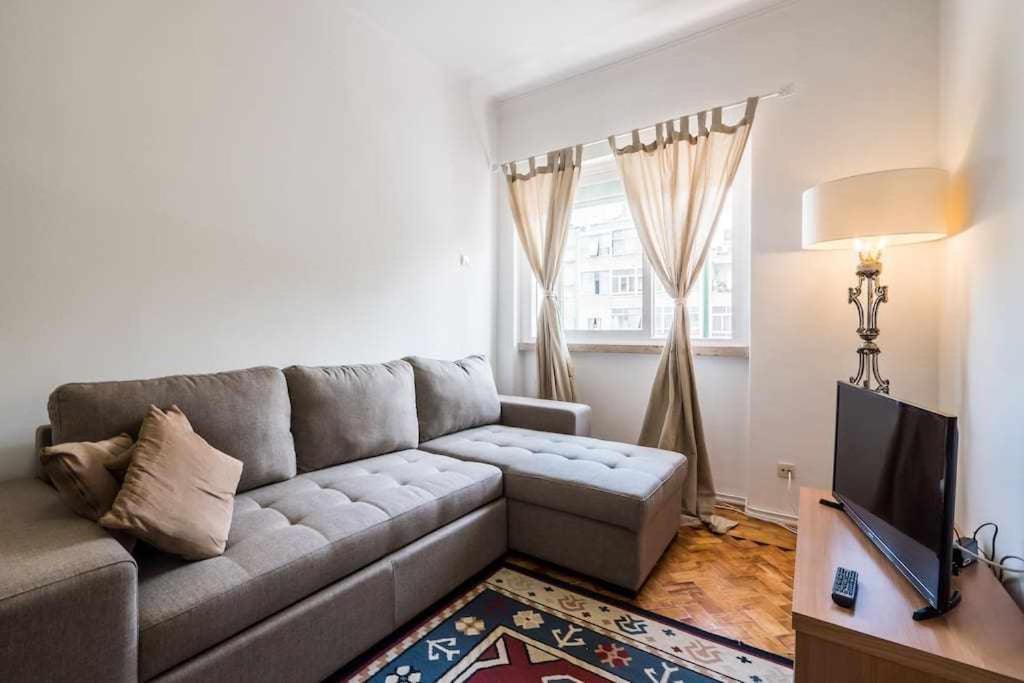 Apart Lisboa Confortavel 2 Quartos Com Terraco Odivelas  Extérieur photo