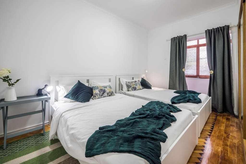 Apart Lisboa Confortavel 2 Quartos Com Terraco Odivelas  Extérieur photo